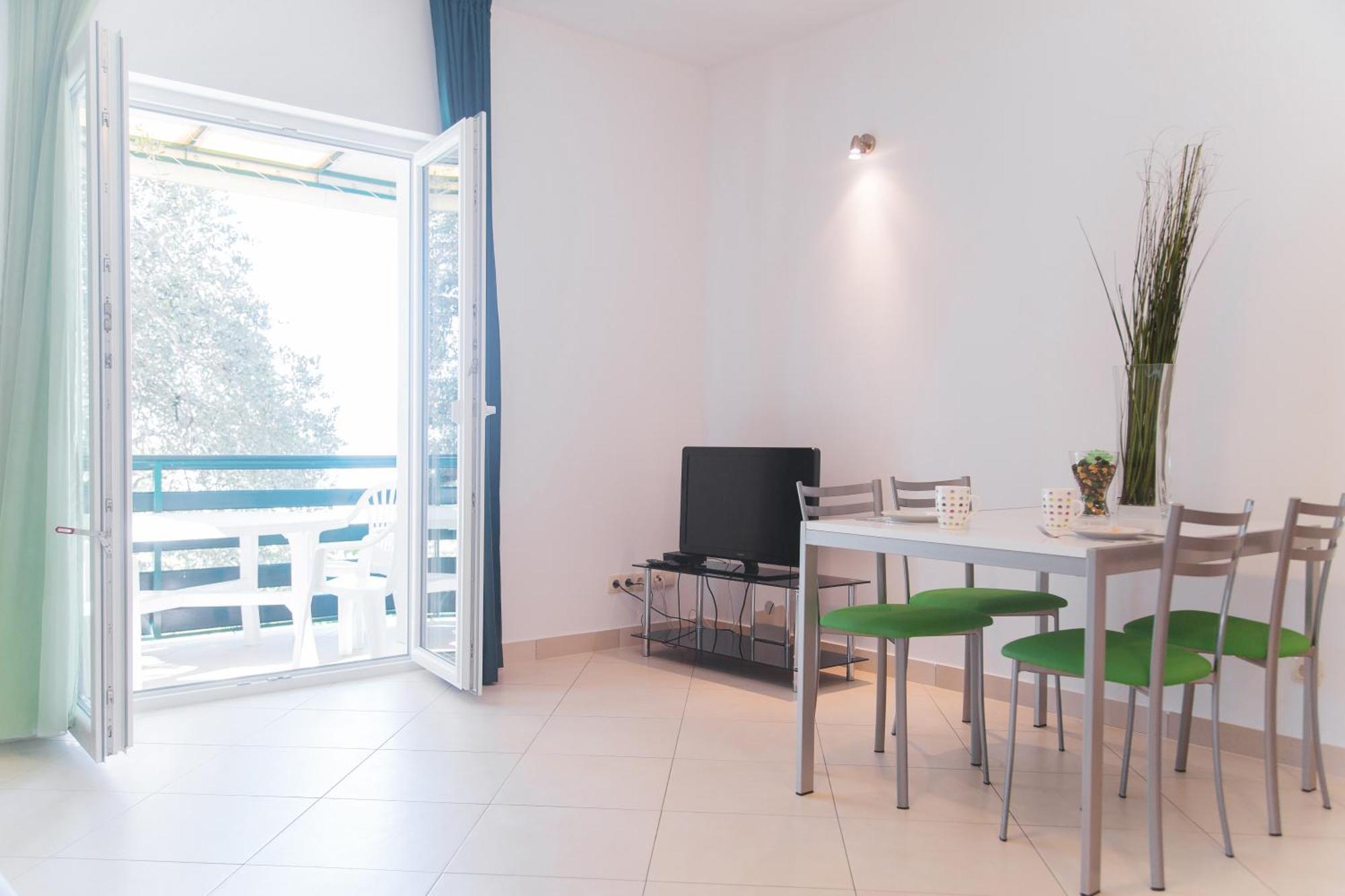 Apartments Sea View Omiš Szoba fotó